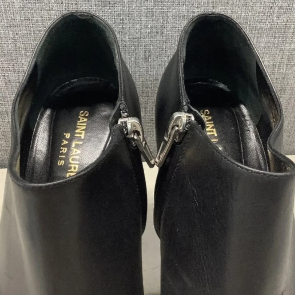 Saint Laurent Paris Palladio Black With Studs Leather Ankle Boots